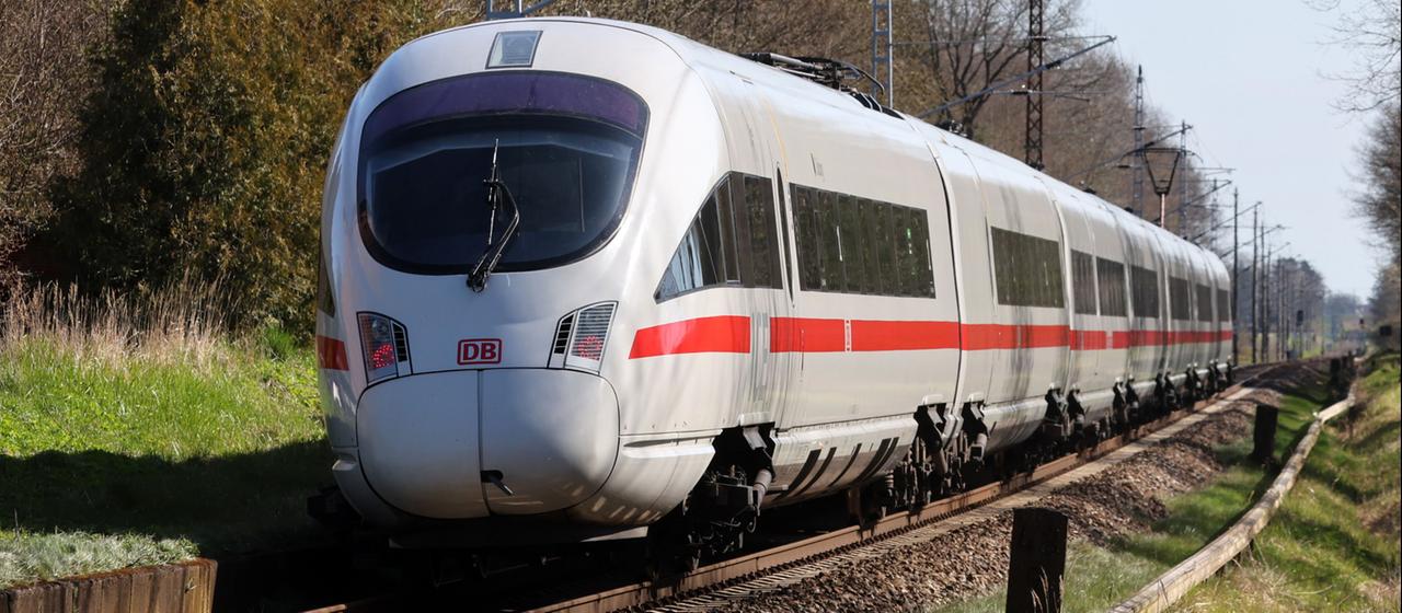 Ein ICE der Deutschen Bahn