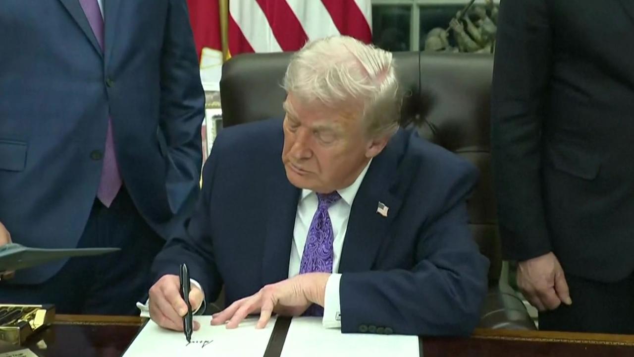 Trump unterzeichnet Erlass gegen KI-Regeln einzelner Bundesstaaten