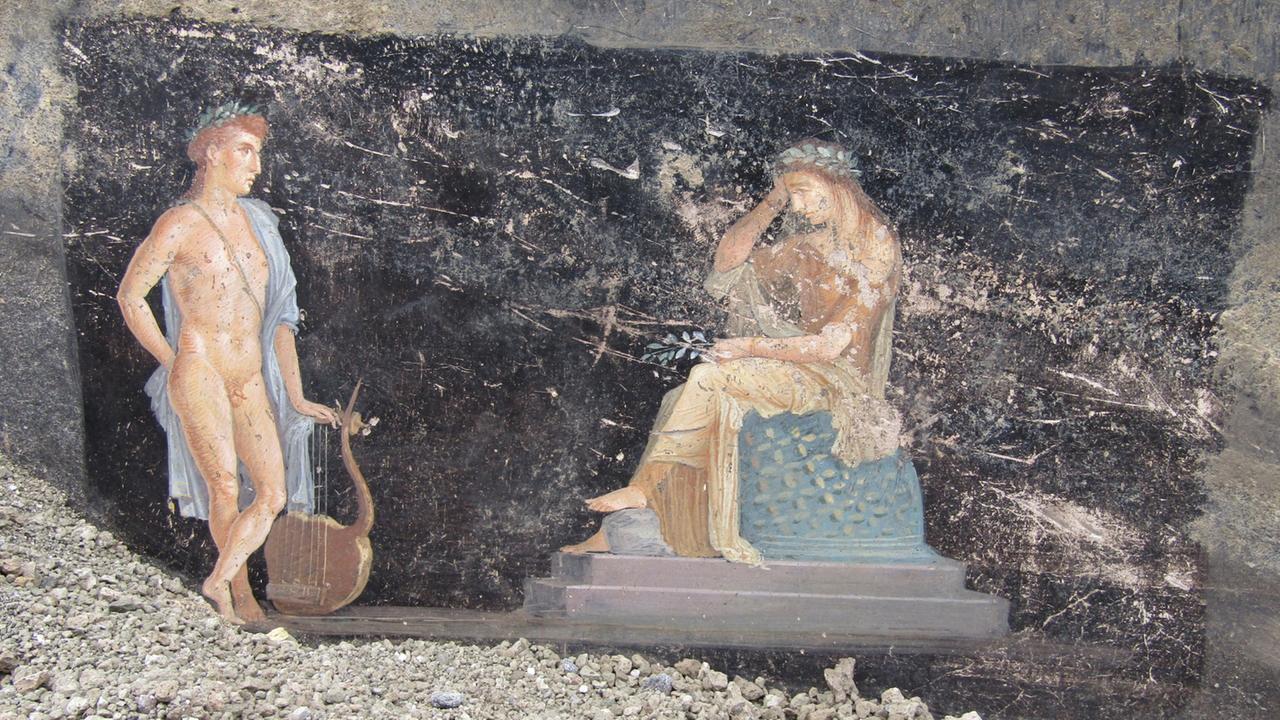 Archäologen legen prächtigen Bankettsaal in Pompeji frei