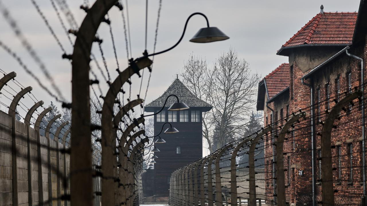 Holocaust-Überlebende führen "Marsch der Lebenden" in Auschwitz an