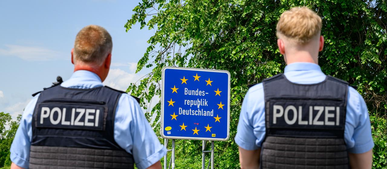Two German police officers at the German border.