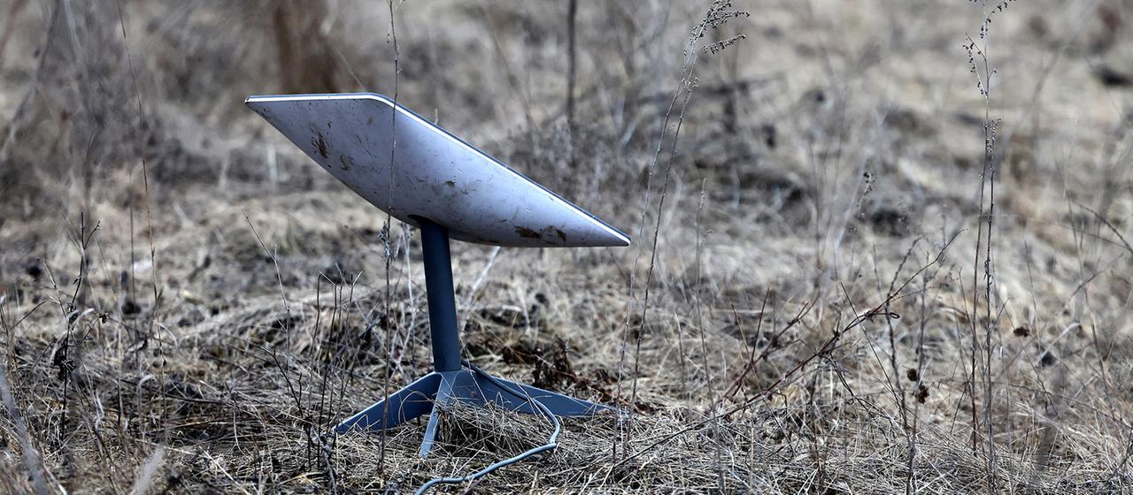 Ein Starlink-Satelliten-Internet-System.