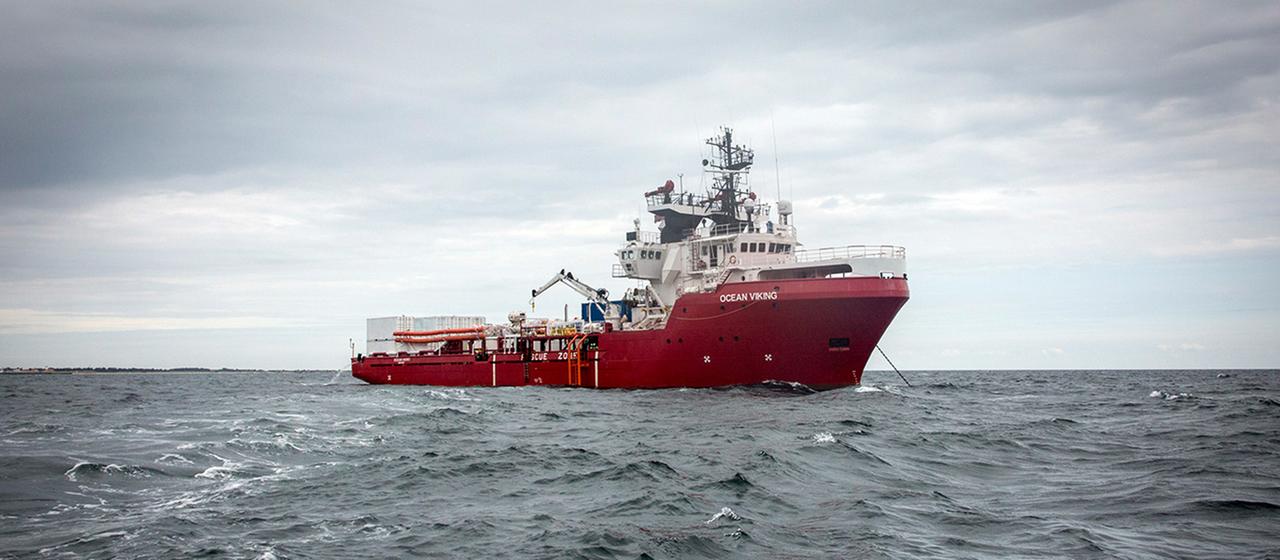 Das Rettungsschiff der Hilfsorganisationen SOS Méditerranée und Ärzte ohne Grenzen "Ocean Viking"