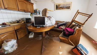 Nach starken Regenfällen steht diese Wohnung unter Wasser. 