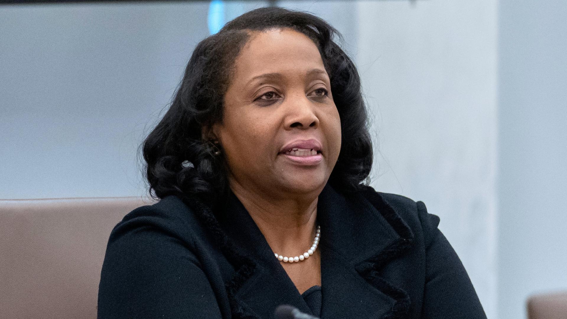 Die Gouverneurin der US-Notenbank Fed, Lisa Cook. | AP