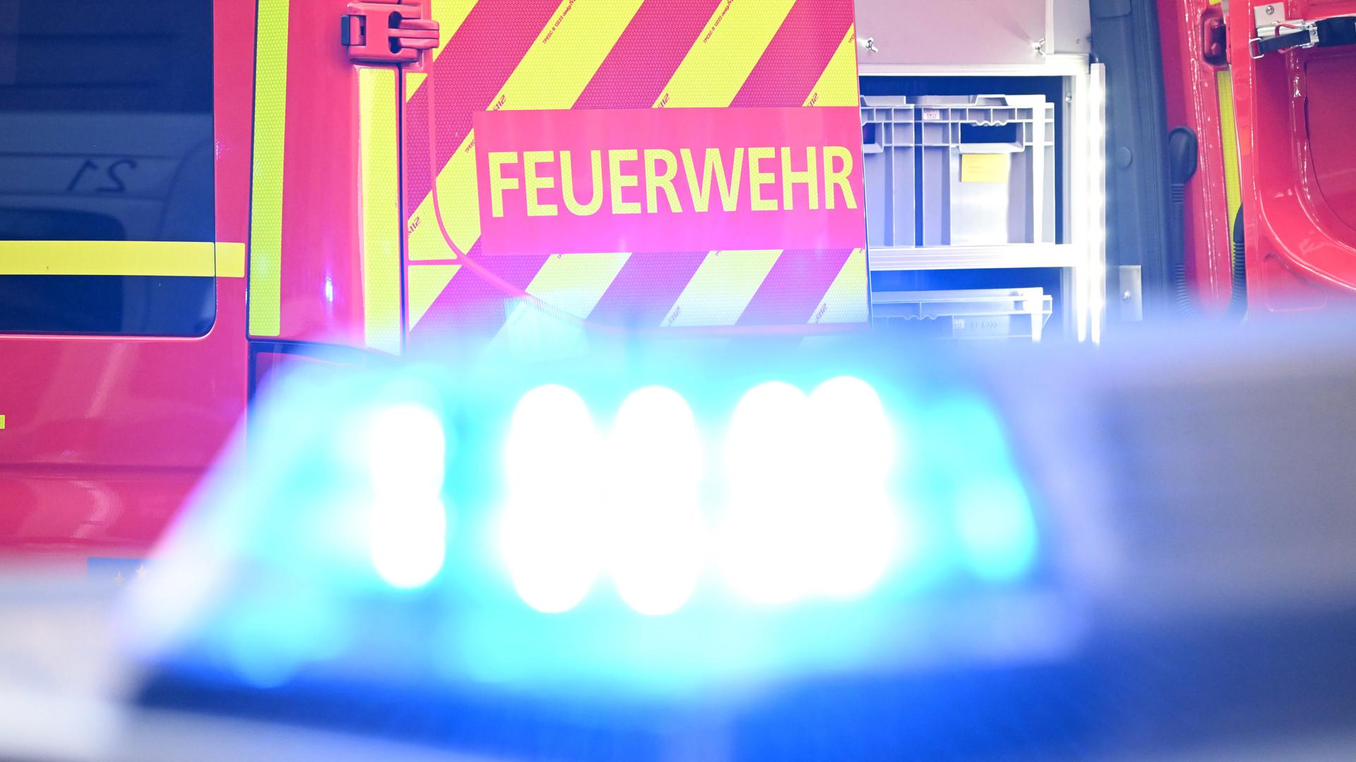 Rauchwolke zieht nach Lübbecke: Brand auf Recyclinghof in Espelkamp