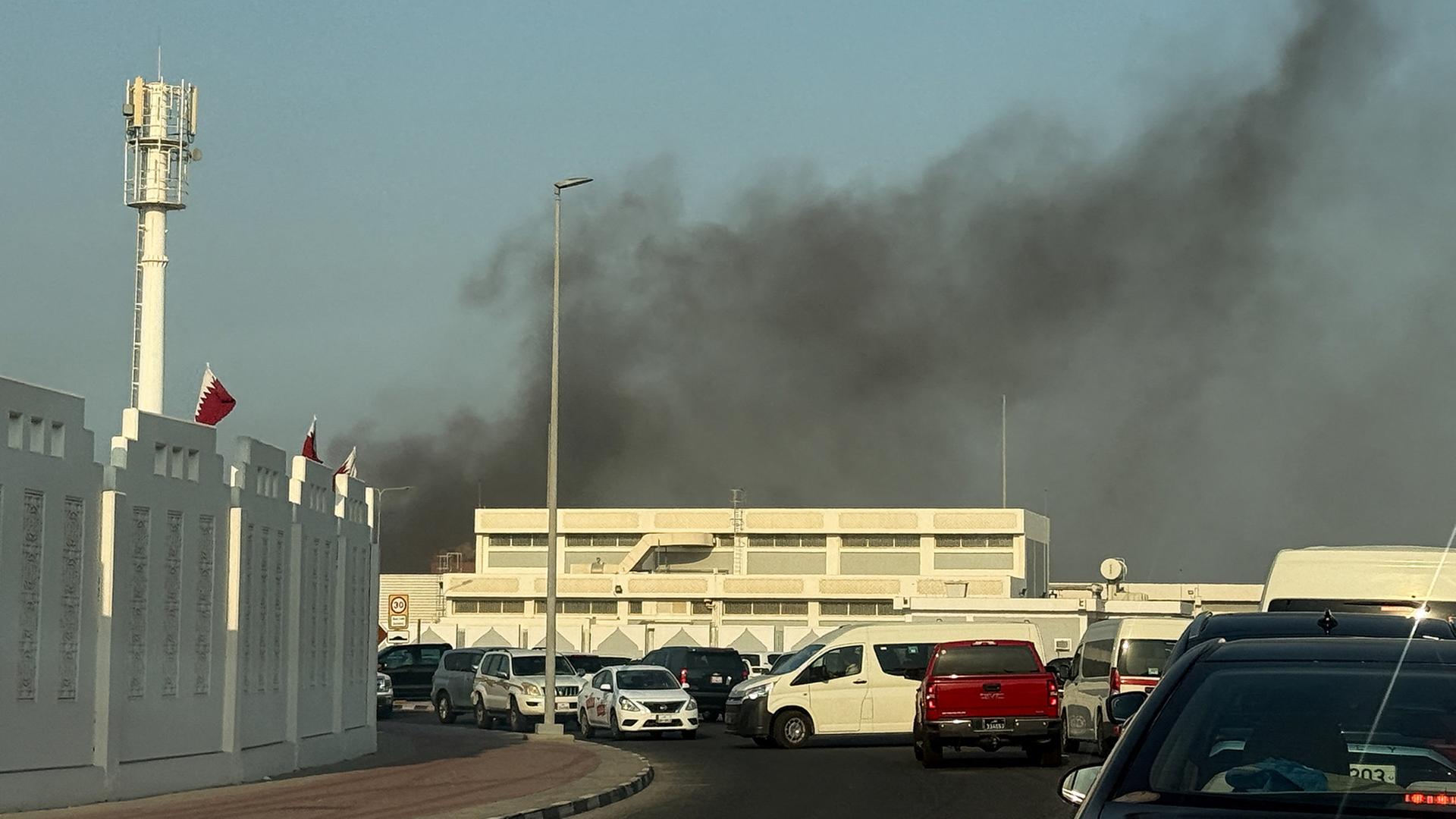Rauch steigt über Doha (Katar) auf. | REUTERS