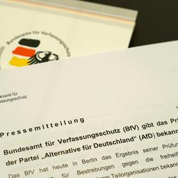Unterlagen der Pressekonferenz des Verfassungsschutzes zum Prüfergebnis der AfD am 15. Januar