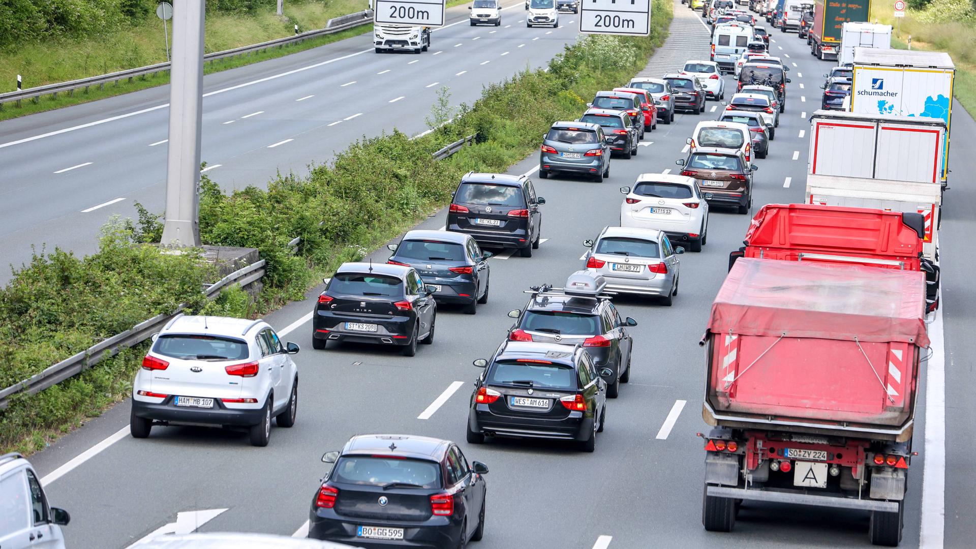 Verkehr zu Pfingsten: Wo es am langen Wochenende Staus in NRW gibt