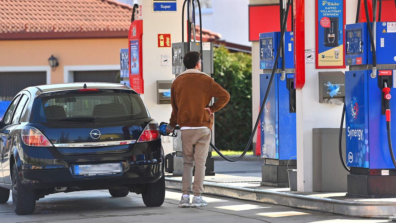 Neue Studie: 12-Uhr-Regel steigert Profit der Mineralölkonzerne
