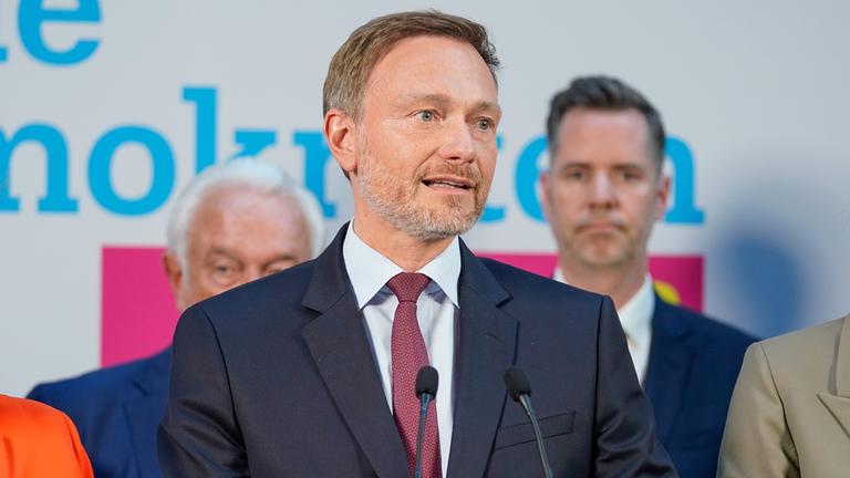Christian Lindner, im Hintergrund Wolfgang Kubicki und Christian Dürr 