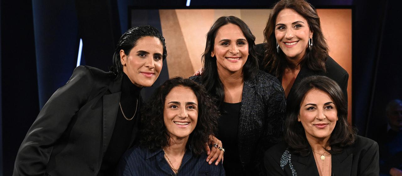 Wie fünf jesidische Schwestern aus Hannover für Menschenrechte kämpfen Wie fünf jesidische Schwestern aus Hannover für Menschenrechte kämpfen