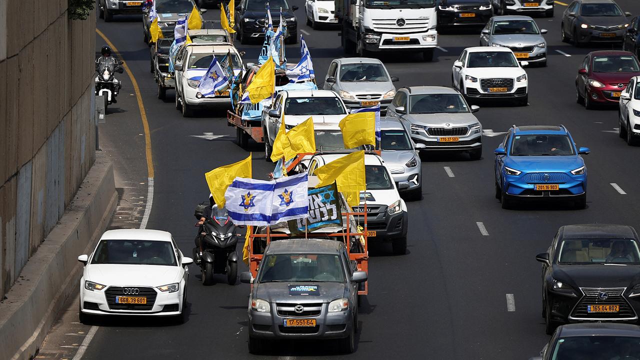 Nahost-Liveblog: ++ Geisel-Angehörige in Konvoi auf dem Weg zur Grenze ++