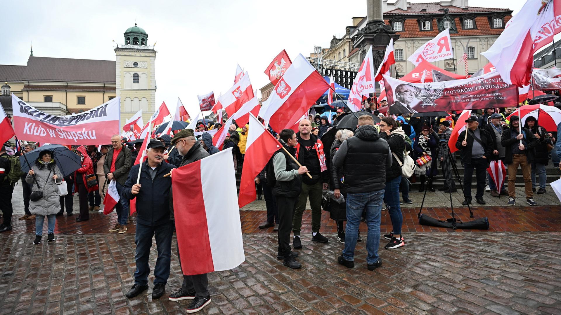 Protestierende in Warschau | dpa
