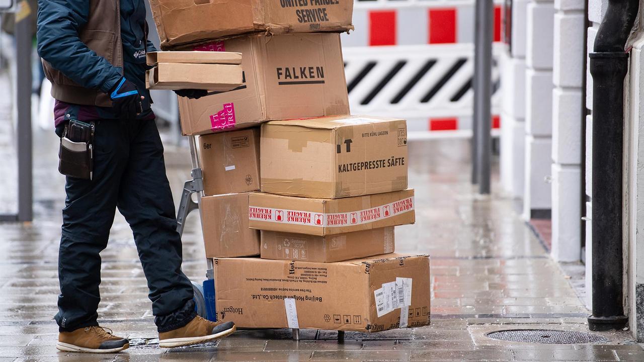 Arbeitstage bis zu 14 Stunden: Wie Paketboten ausgebeutet werden