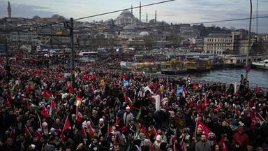 Tausende demonstrieren in Istanbul