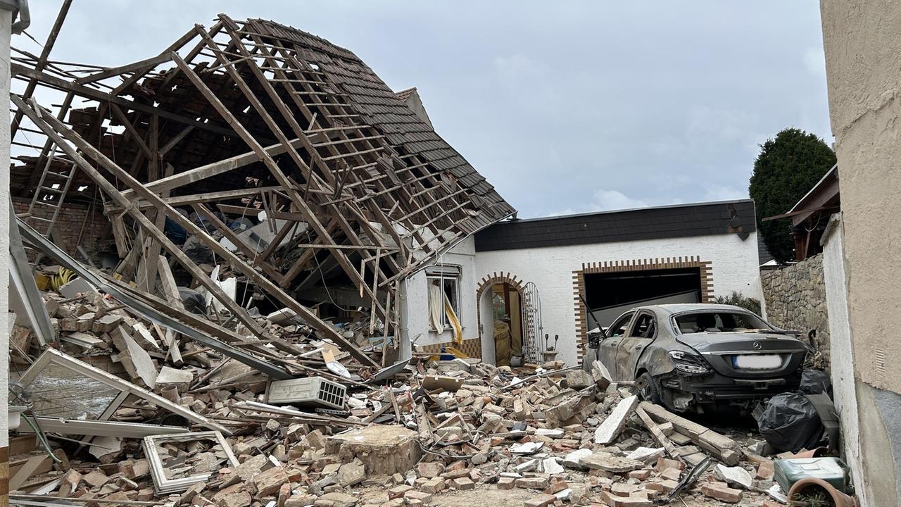 BADEN-WURTTEMBERG: House effondrée: L’explosion laisse des décombres à Ubstadt-weiher