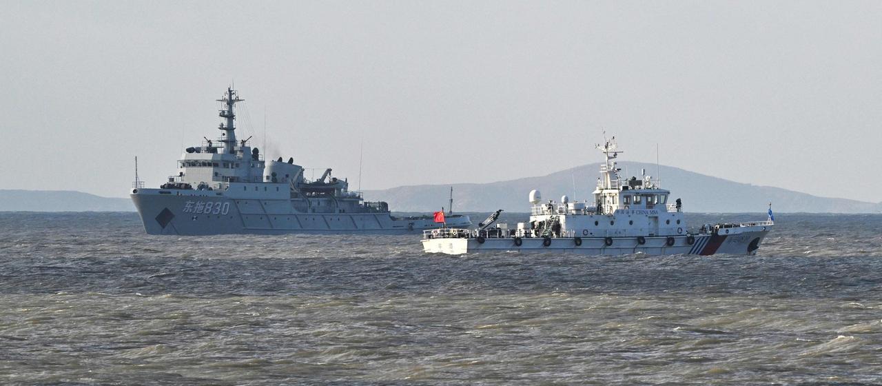 Zwei chinesische Schiffe