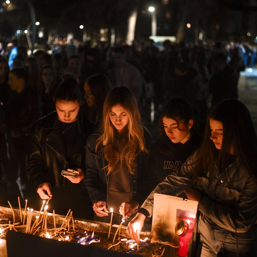 Nordmazedonien: Trauer nach Brand im Nachtklub - und ein Verdacht |  tagesschau.de