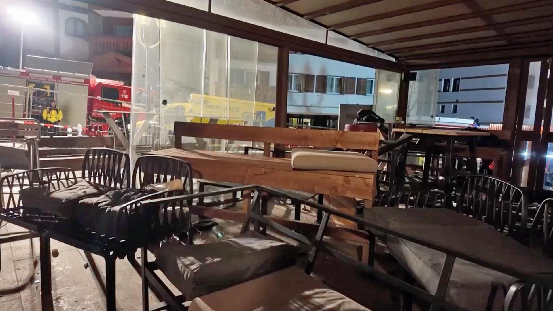 Blick in die Bar Le Constellation nach dem Brand in der Silvesternacht | AP