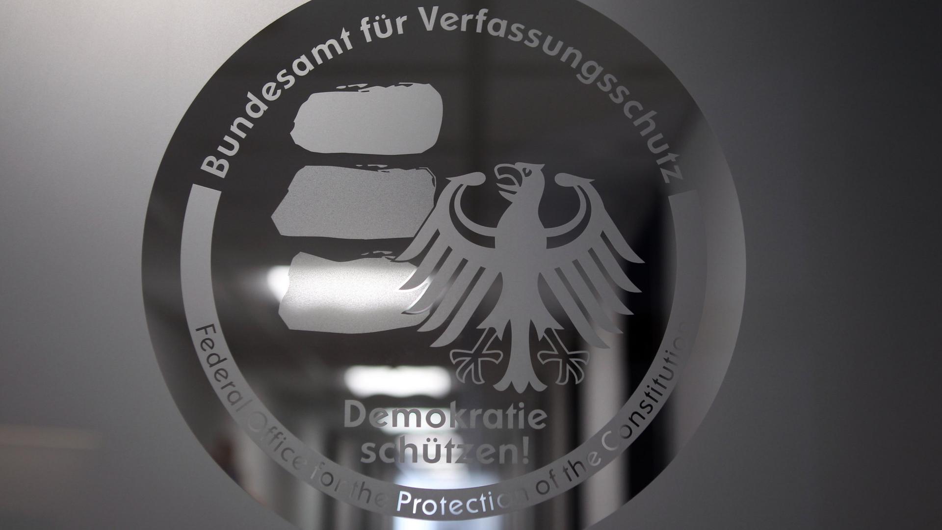 Das Bundesamt für Verfassungsschutz und Bundesamt für Verfassungsschutz - Amtsleitung