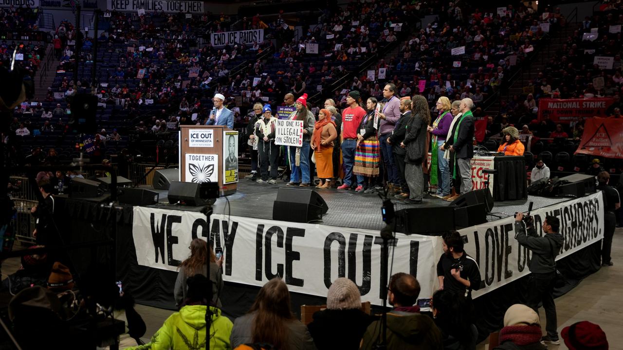 Tausende-protestieren-in-Minnesota-gegen-US-Einwanderungsbeh-rde