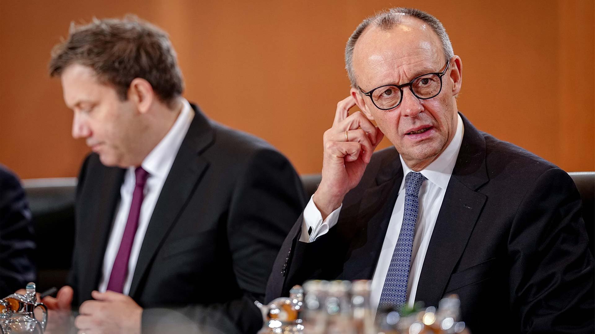 Lars Klingbeil und Friedrich Merz. | picture alliance/dpa
