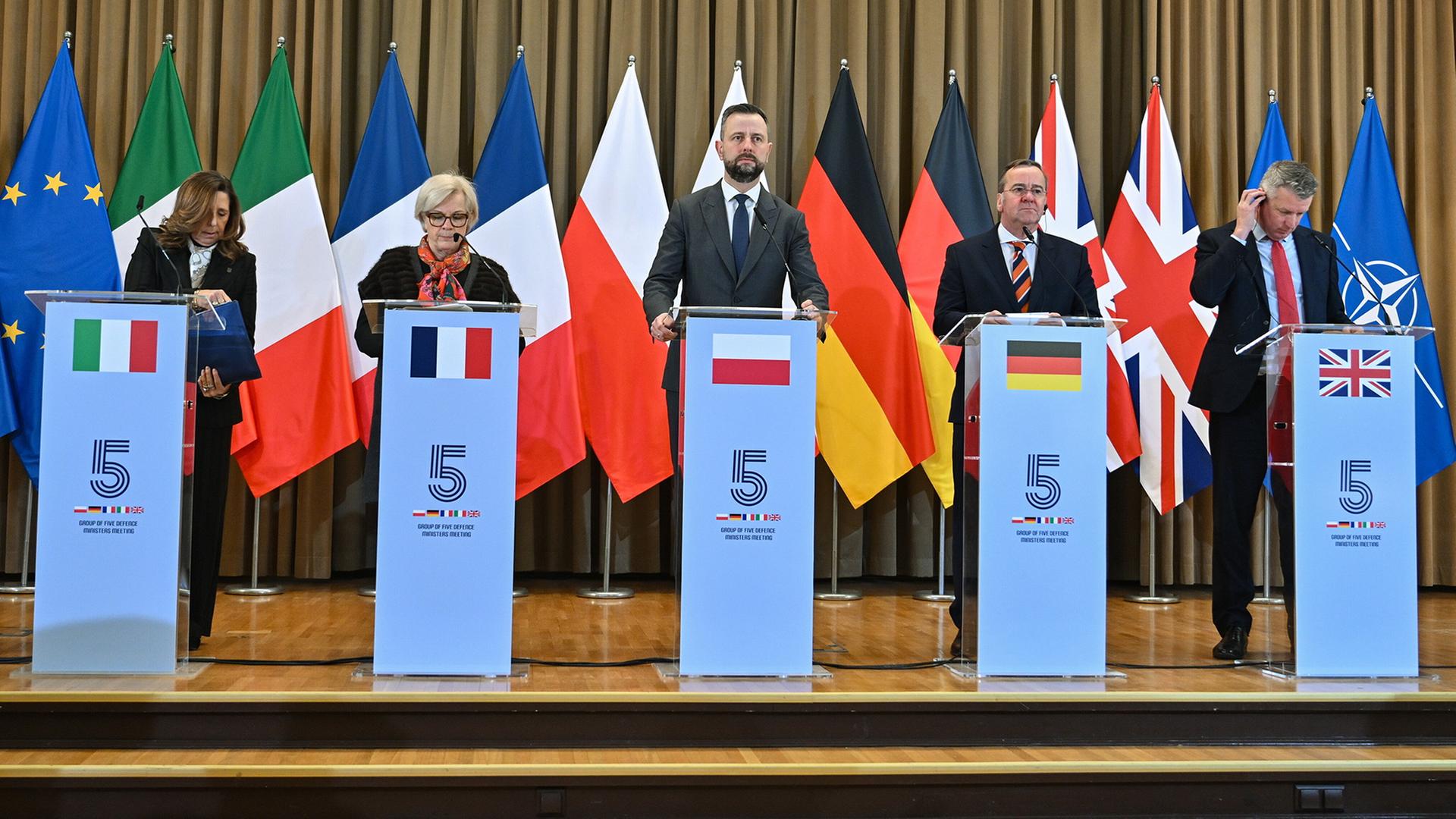 Isabella Rauti, Catherine Vautrin, Wladyslaw Kosiniak-Kamysz, Boris Pistorius und Luke Pollard. | EPA