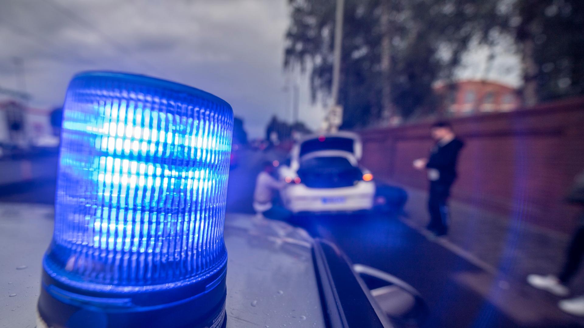 Frankfurt: Flucht vor Polizeikontrolle endet mit mehreren Unfällen