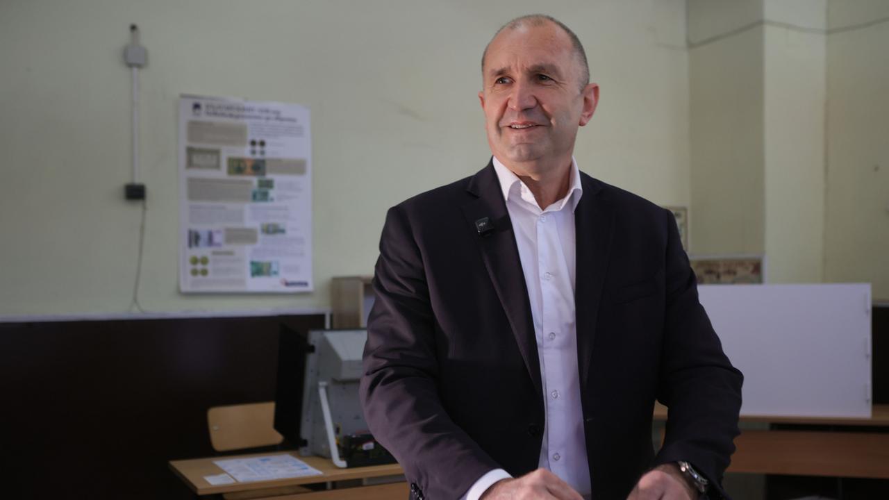 Prognose: Bündnis von Ex-Präsident Radev bei Wahl in Bulgarien vorn