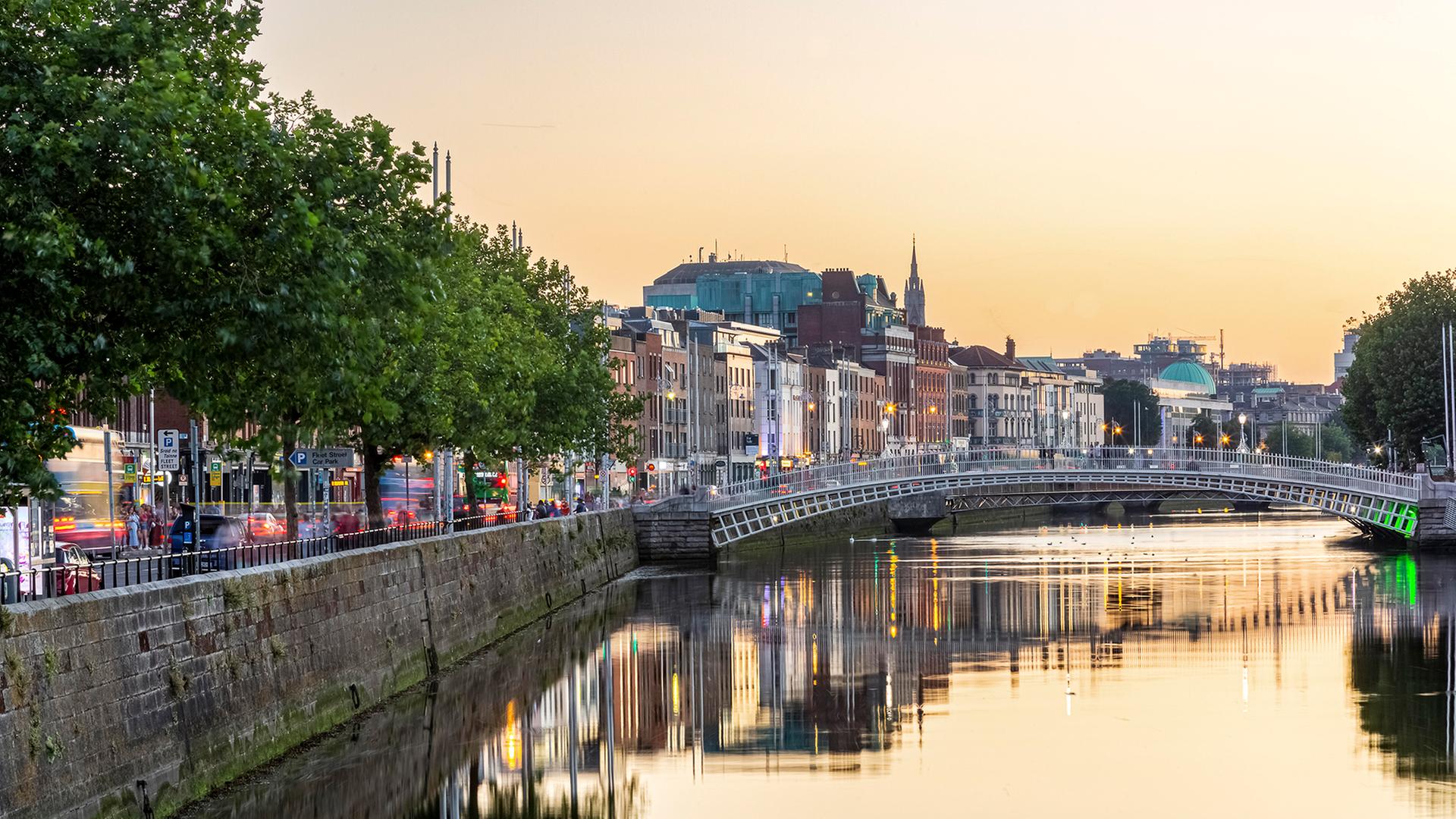 Blick auf den Fluss Liffey in Dublin. | picture alliance / Westend61