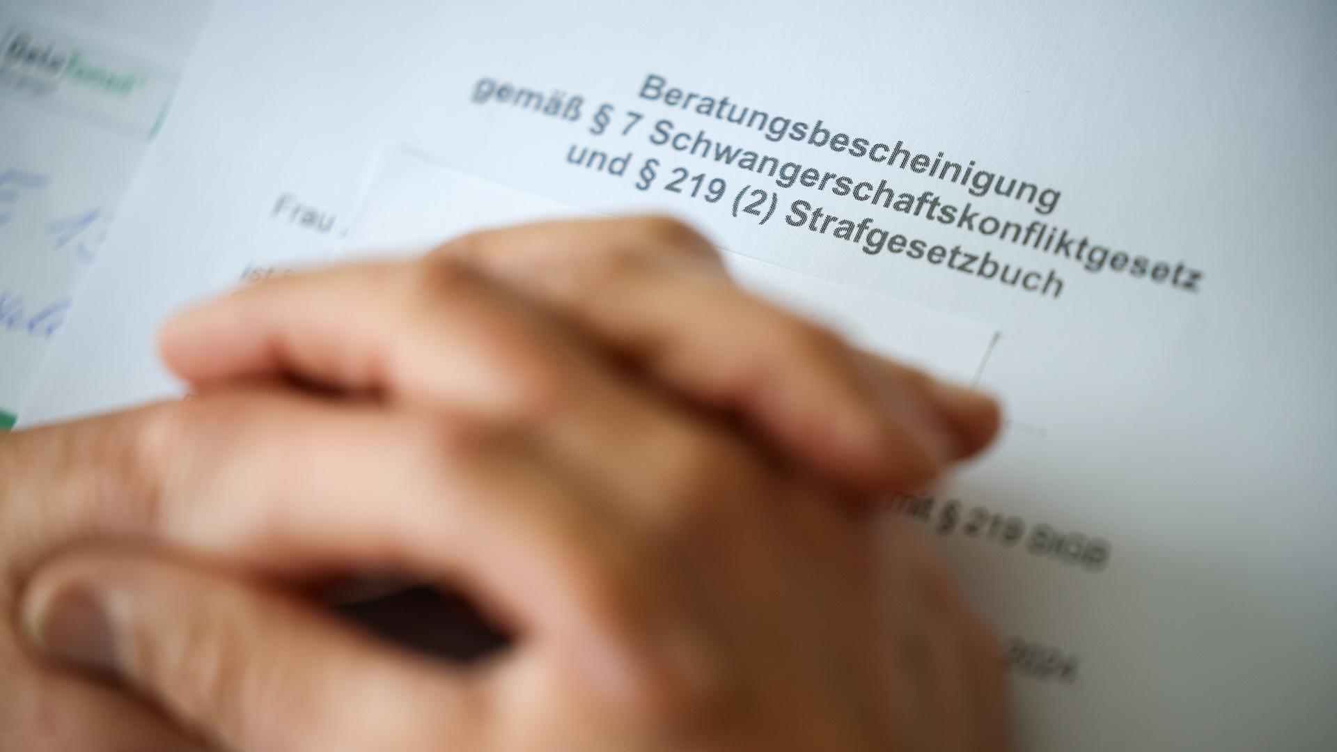 Schwangerschaftsabbruch: Wie gut ist die Versorgung für Frauen in NRW?