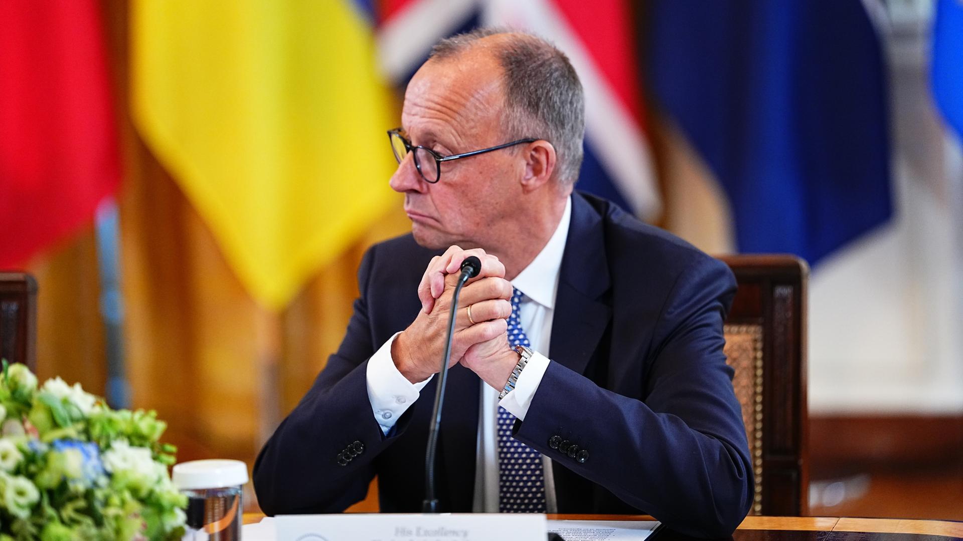 Außenkanzler Friedrich Merz auf Mission