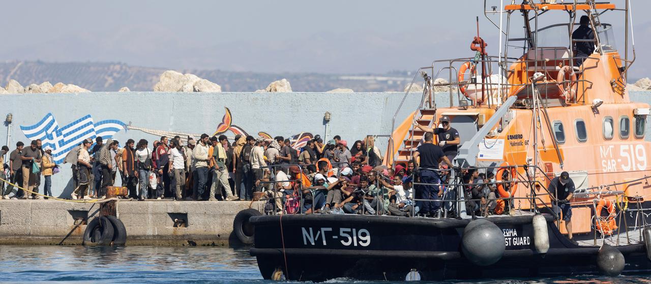 Immer mehr Flüchtlinge kommen auf Kreta und Gavdos an | tagesschau.de