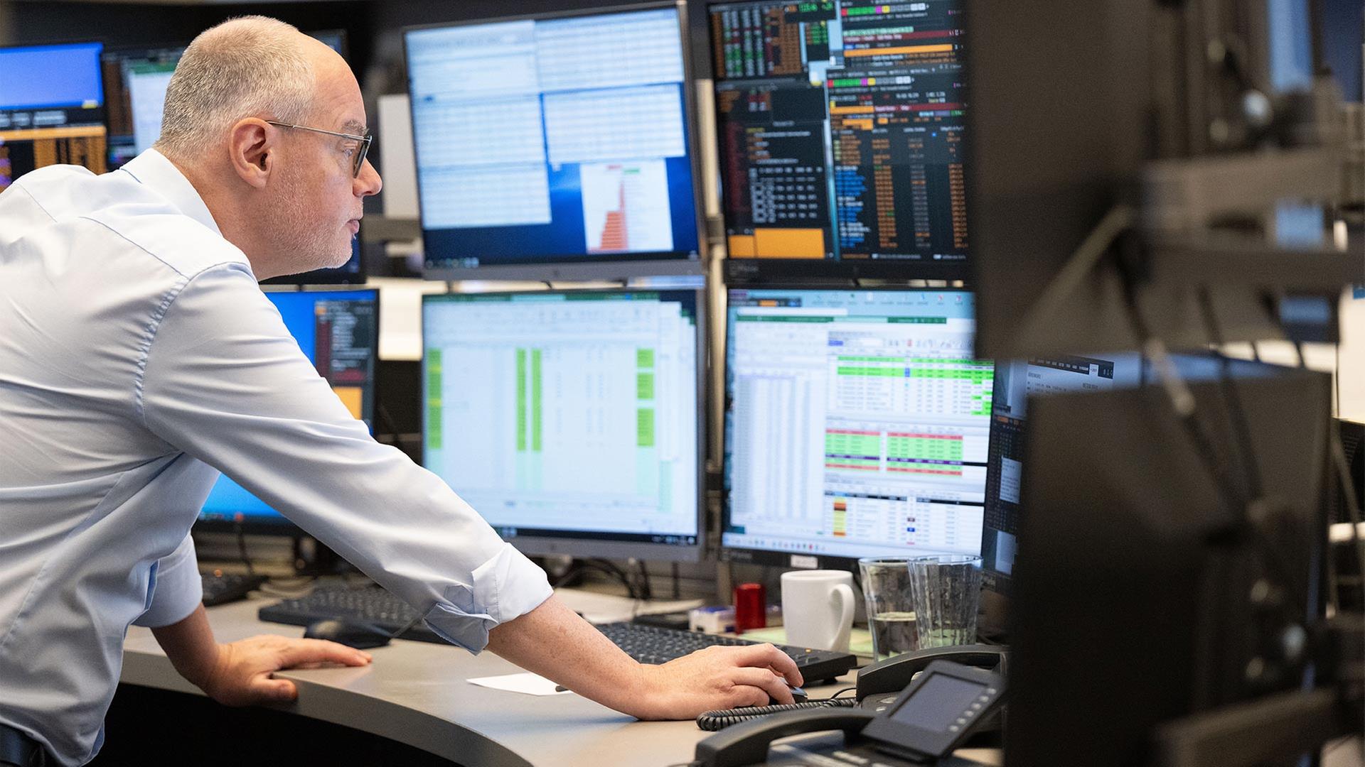 Händler an der Frankfurter Börse. | picture alliance/dpa