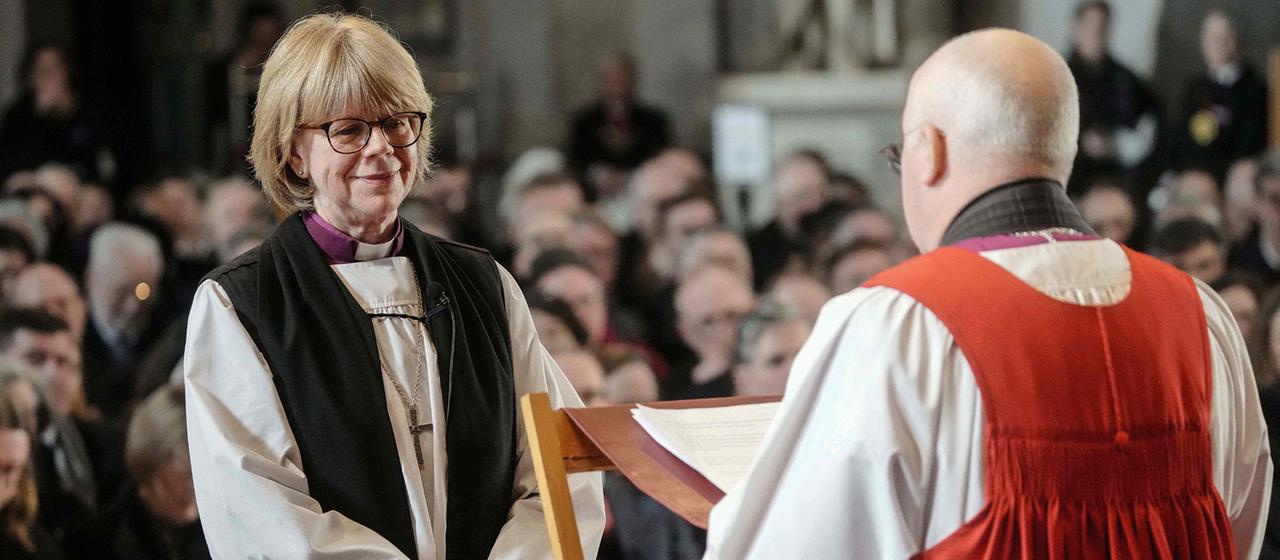 Sarah Mullally nimmt an einer Zeremonie in der St. Paul's Cathedral in London teil.