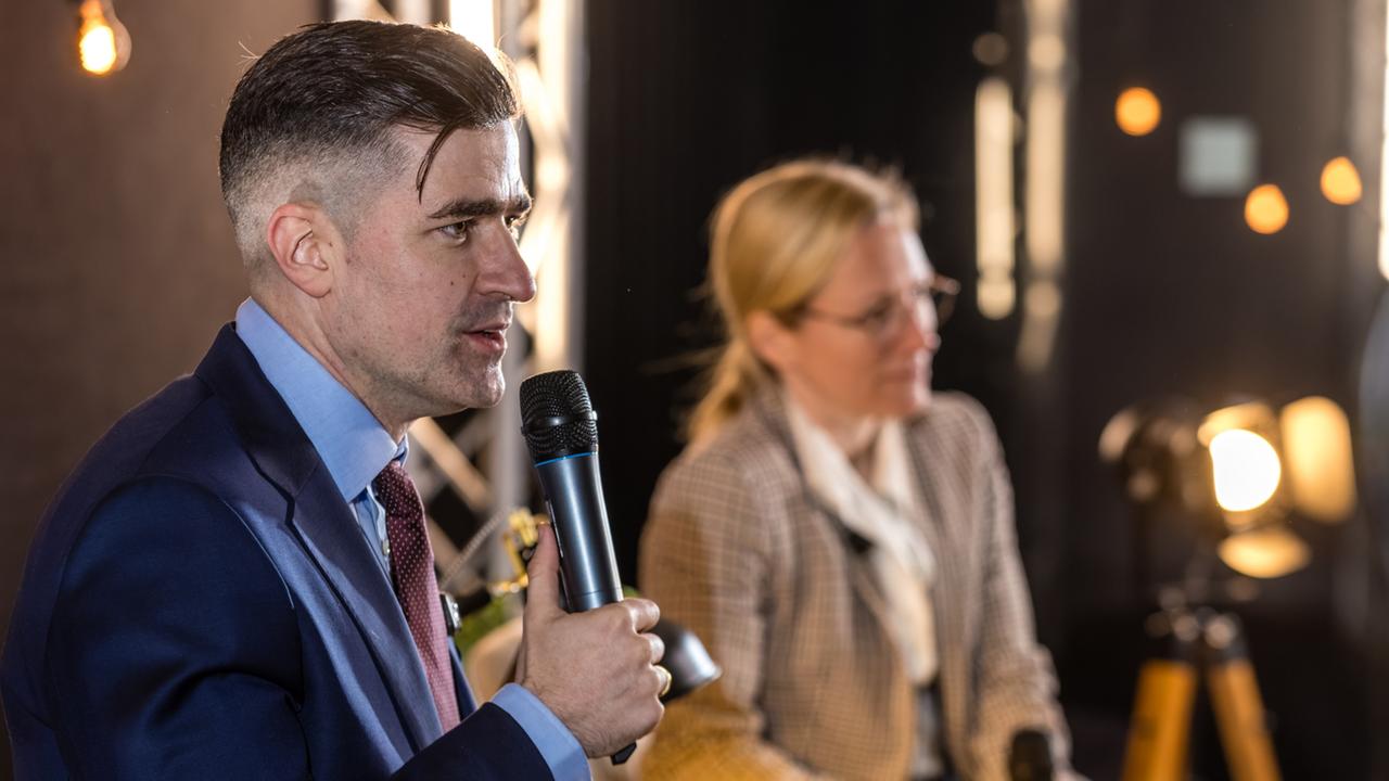 Sellner-Vortrag im Autohaus in Brandenburg – trotz AfD-internem Ärger Sellner-Vortrag im Autohaus in Brandenburg – trotz AfD-internem Ärger