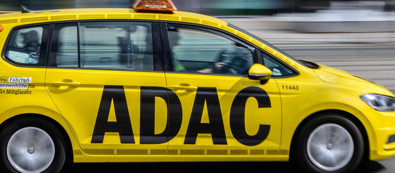 Ein ADAC-Fahrzeug zur Pannenhilfe