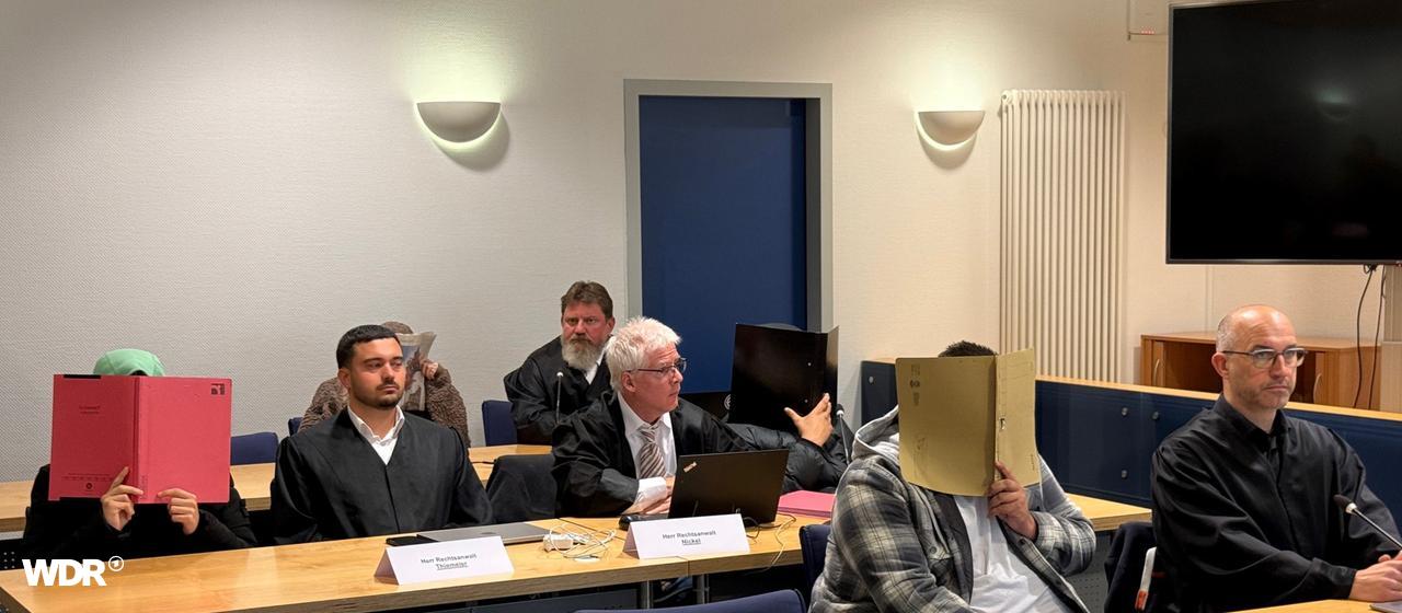 Angeklagte im Prozess um misshandelte Frau in Soest