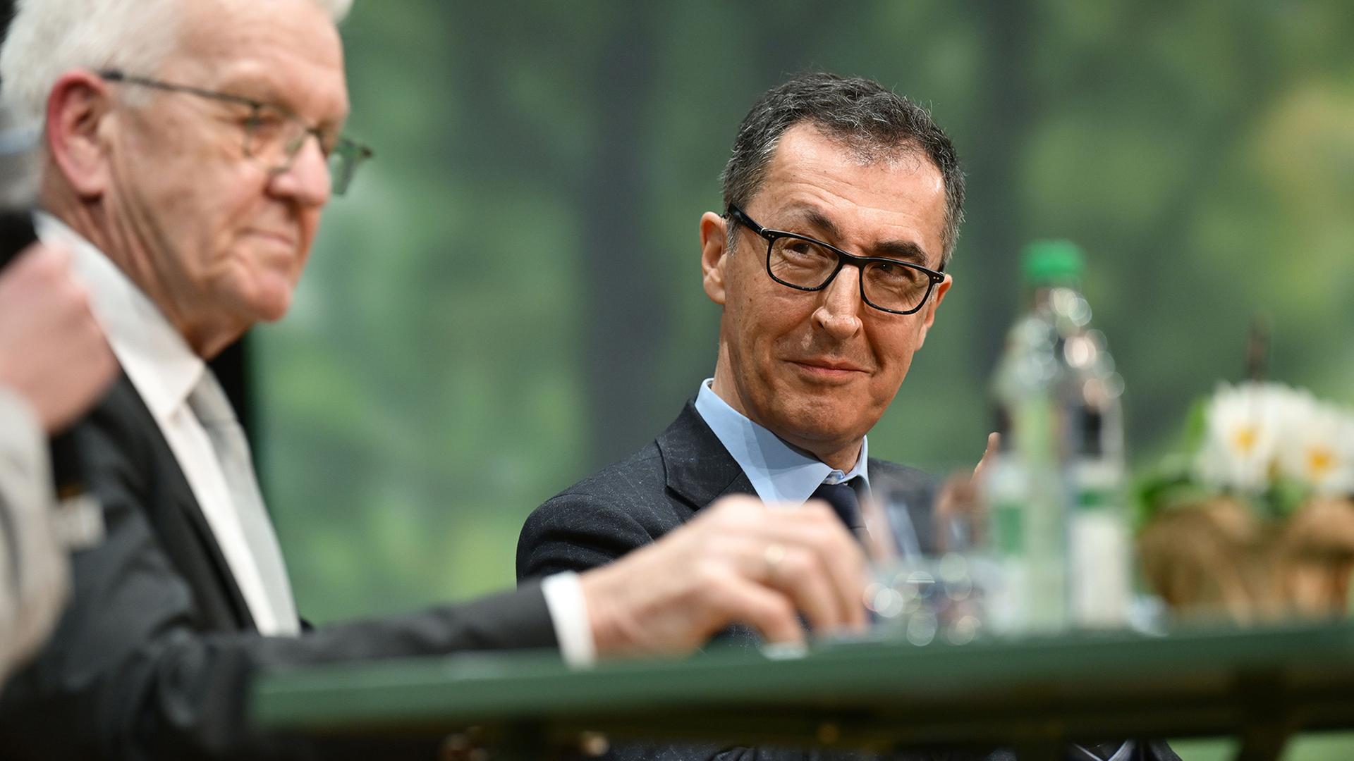 Winfried Kretschmann und Cem Özdemir | Felix Kästle/dpa