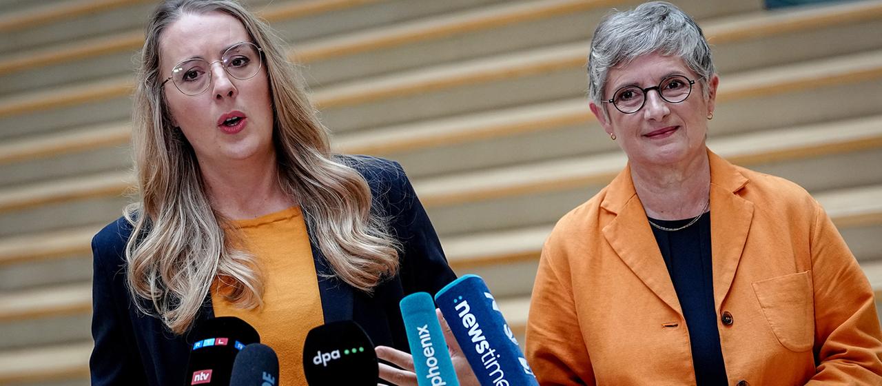 Katharina Dröge (links) und Britta Haßelmann (rechts)