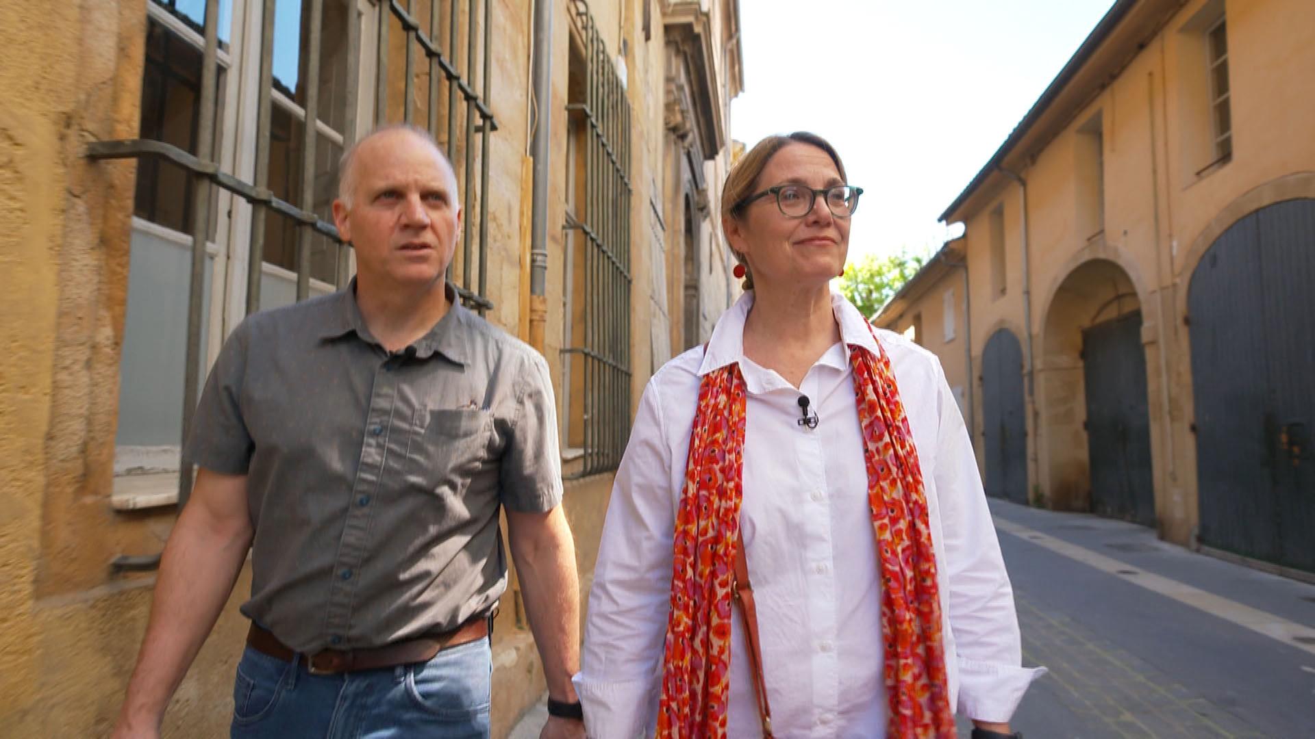 Lisa und James in Aix. | ARD Paris