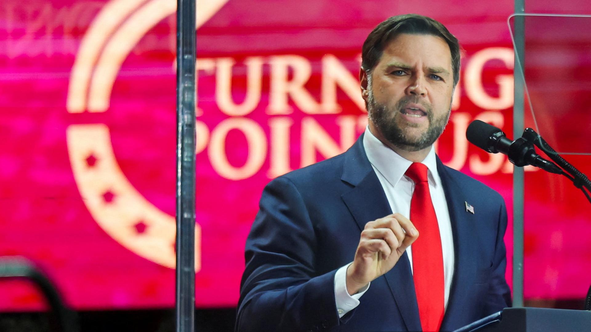 JD Vance redet bei der Trauerfeier für Charlie Kirk in Arizona | REUTERS