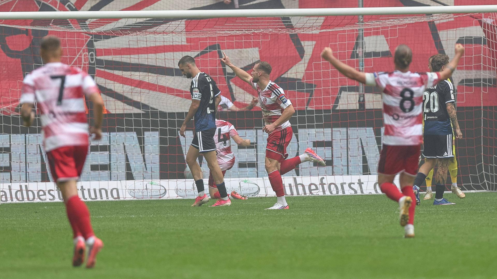 3. Liga: Düsseldorf dreht Spiel gegen MSV und feiert Derbysieg