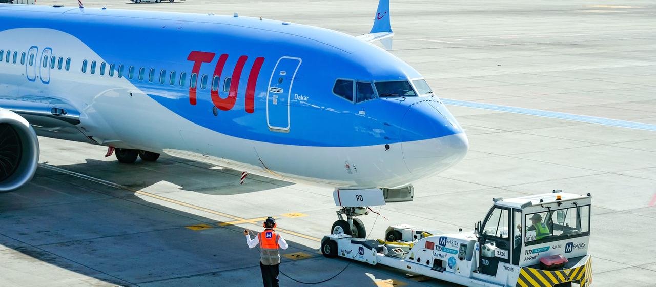 TUI Maschine Boeing 737.