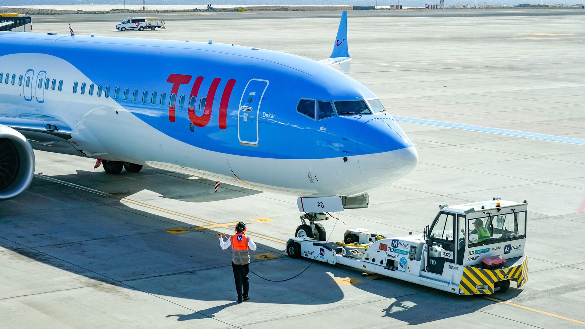 TUI Maschine Boeing 737. | picture alliance / Rupert Oberh