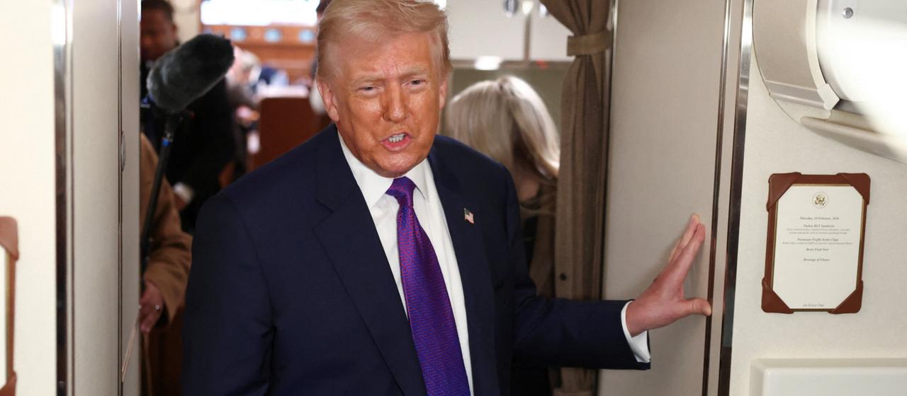Donald Trump an Bord der Air Force One