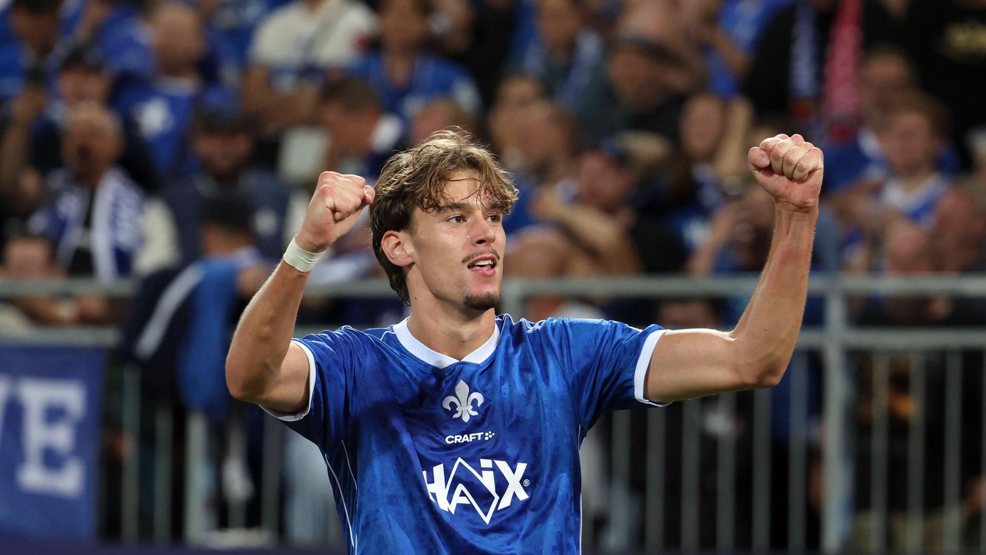 Milan Smit feiert seinen Siegtreffer für die Lilien gegen Bielefeld. | IMAGO / HMB-Media