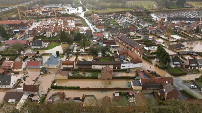 Luftbild eines überfluteten Teils von Blendecques in Nordfrankreich