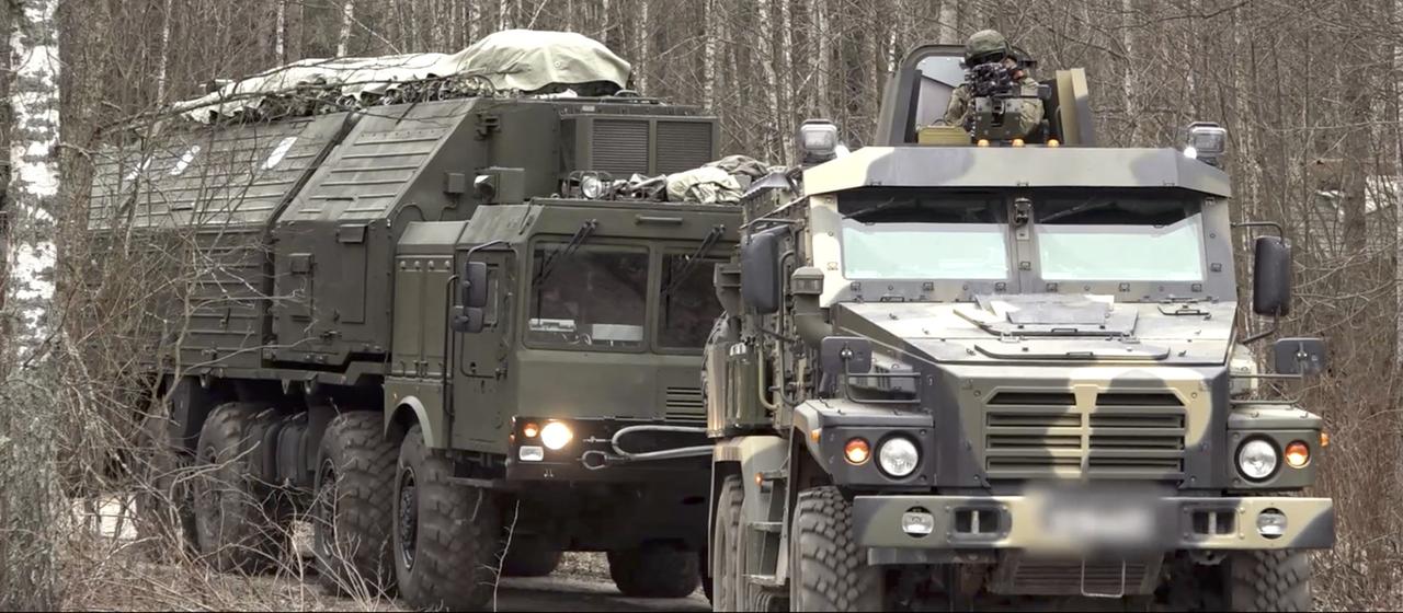 Transport eines "Oreschnik"-Systems in Belarus.